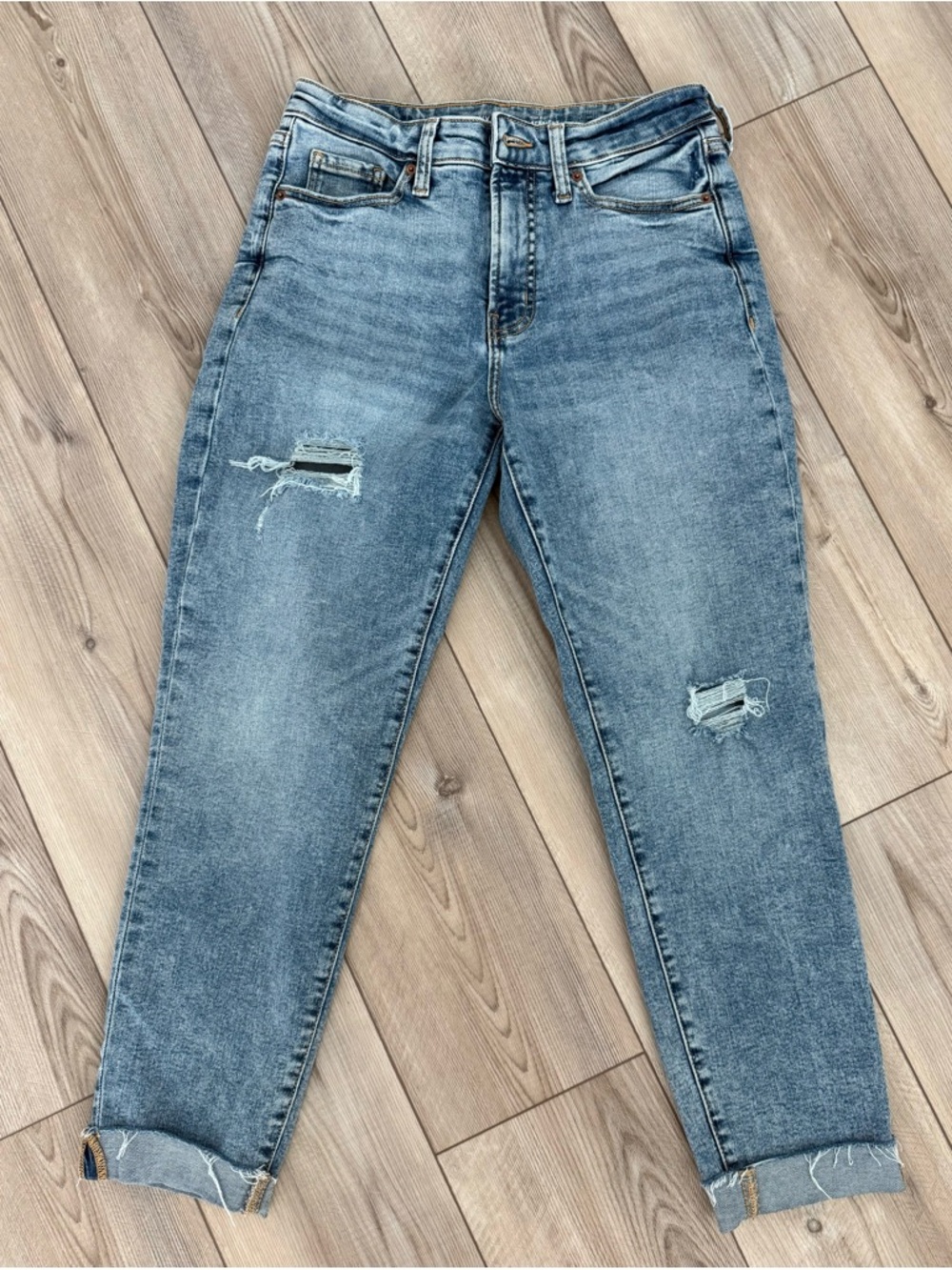 Old Navy Women's Distressed Medium Blue Straight Leg Jeans